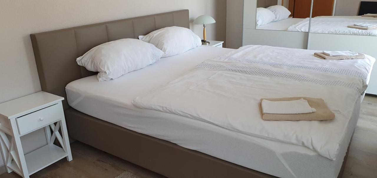Outletcity Ferienwohnung 2 Metzingen  Ngoại thất bức ảnh